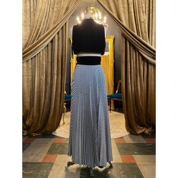 vintage 1970s 2 piece maxi skirt and cropped vest, accordion pleat gingham, xs - Picture 9 of 10